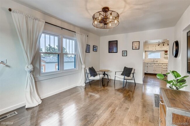 Building Photo - 3 br, 1.5 bath House - 2943 Eaton Street