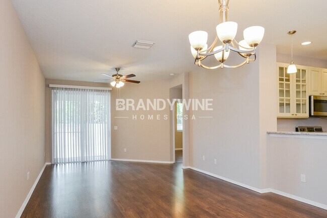 Building Photo - **1 MONTH FREE RENT**