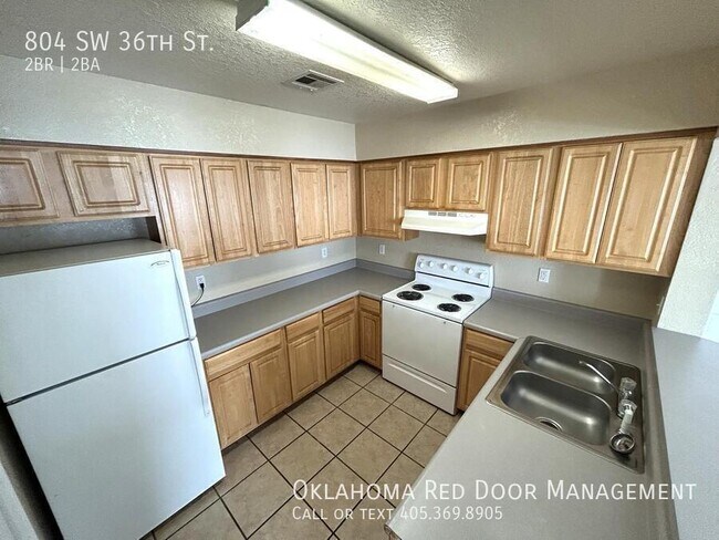 Foto del edificio - 804 SW 36th St