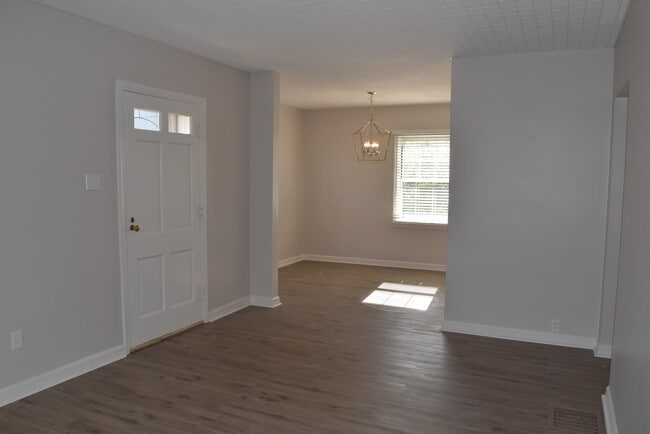 Building Photo - 1313 Bursal Ave