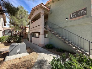 Building Photo - 350 S Durango Dr