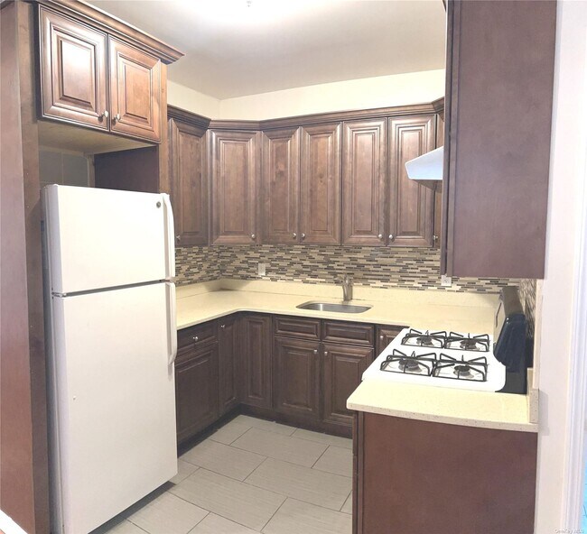 Foto del edificio - 78-34 69th Ave