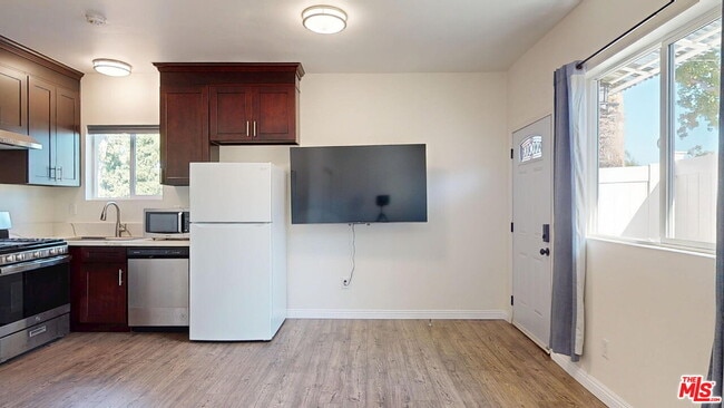 Foto del edificio - 19198 Erwin St