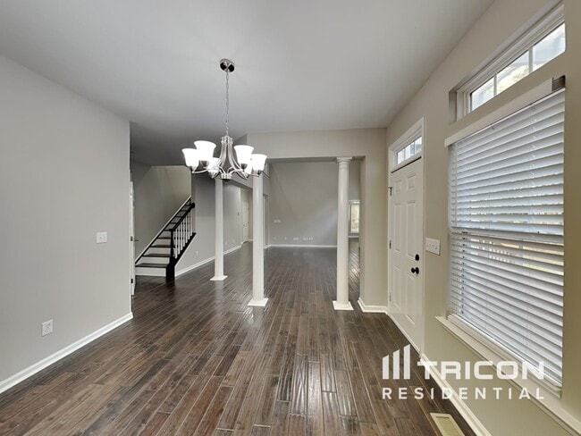 Building Photo - 15510 Robsart Ct