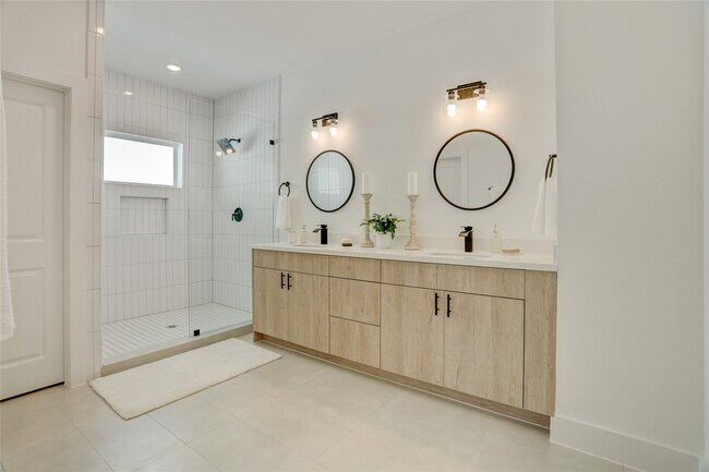 Foto del edificio - 9604 Burden St