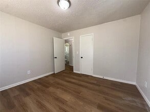 Building Photo - 405 NW 90th St