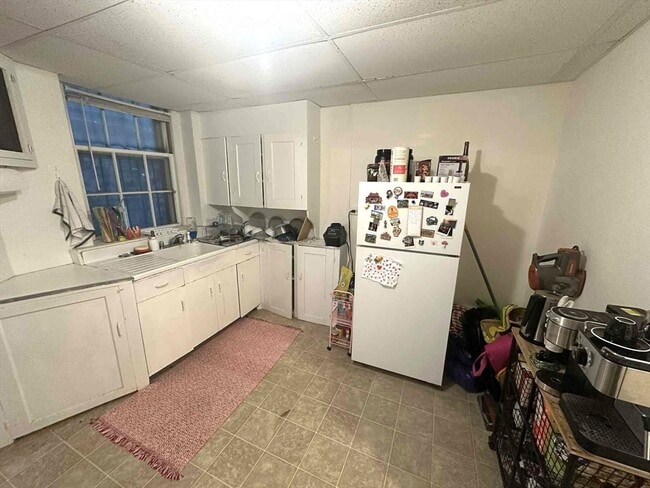 Building Photo - 10 Otis Pl