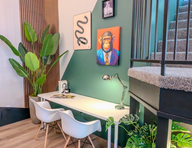 Foto del edificio - 7804 Sparkle Ave