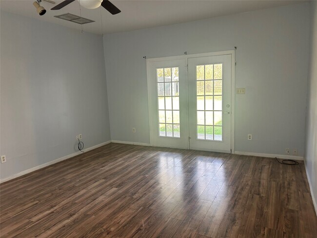 Foto del edificio - 17030 Morgan Ln