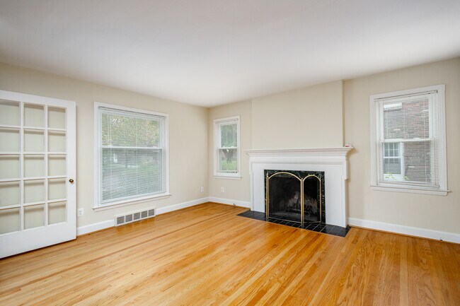 Building Photo - 821 Neff Rd