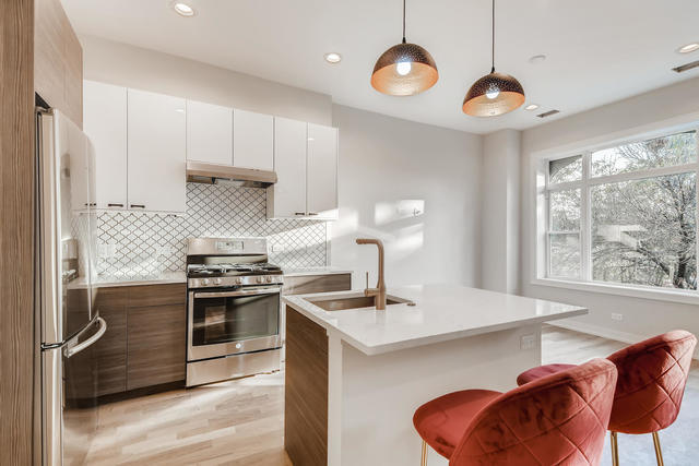 Foto del edificio - 1040 N Wood St