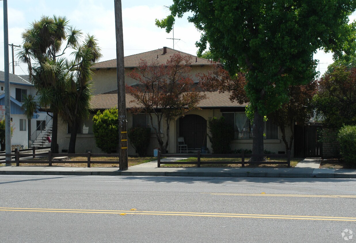 Foto principal - 522 S Fair Oaks Ave