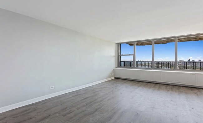 Building Photo - 400 E Randolph St