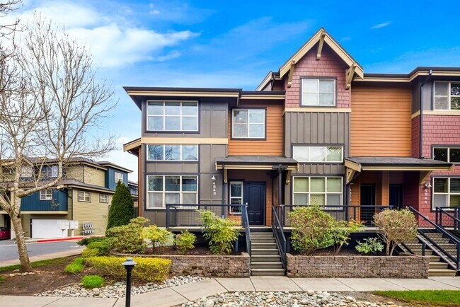 Building Photo - Amazing Townhome with Lots of Upgrades in ...