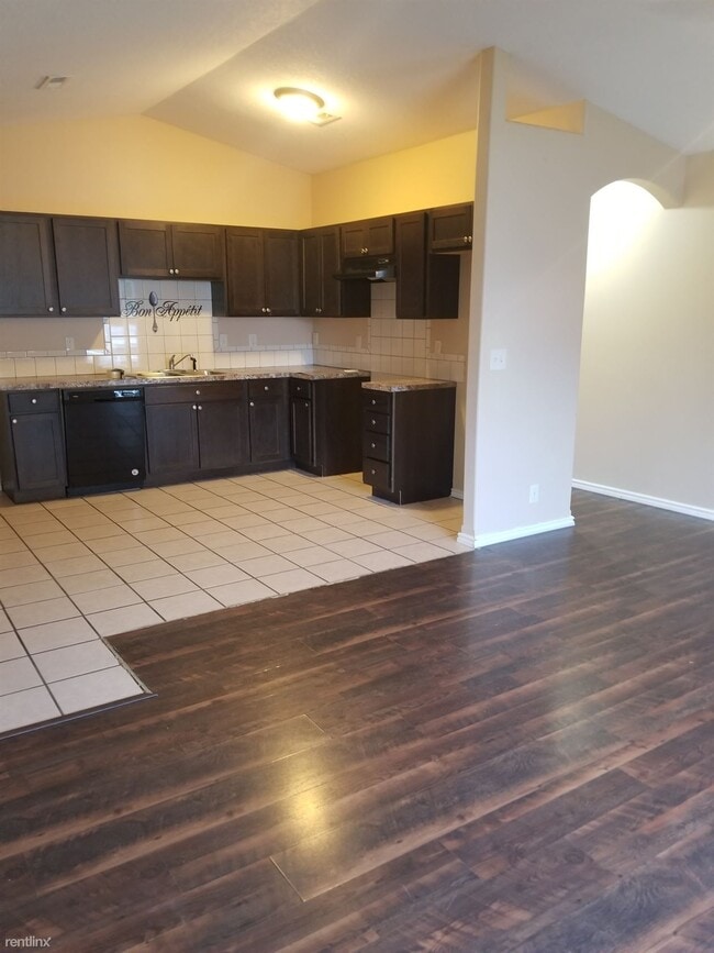 Building Photo - 3 br, 1 bath Duplex - 826 S Richmond Ave