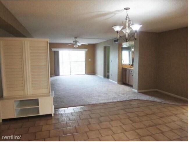 Building Photo - 2 br, 2 bath Condo - 16141 Blatt Blvd