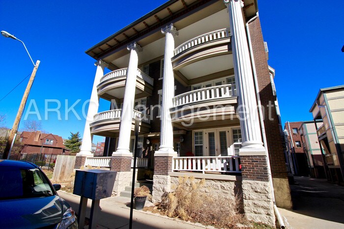Building Photo - 3435 Central St