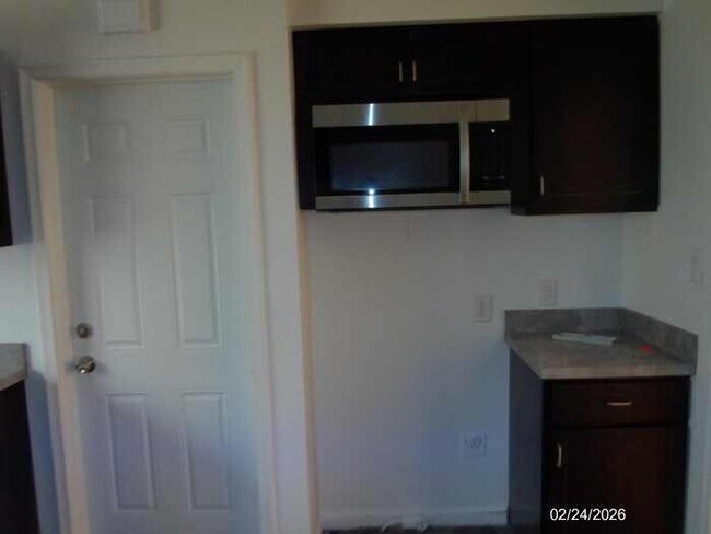 Building Photo - Duplex