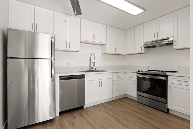 Foto del edificio - The Hills at Fashion Valley