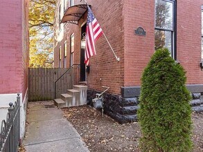 Building Photo - 3309 Salena St