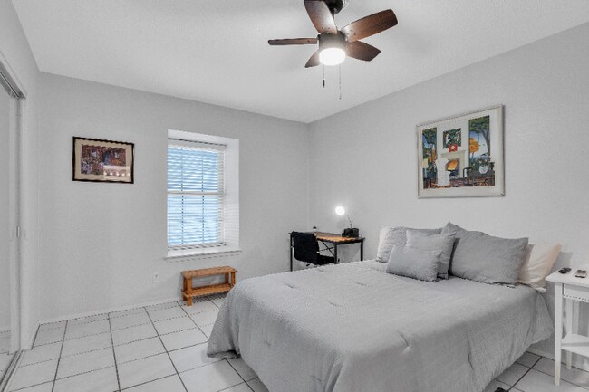 Foto del edificio - 2425 Ashdale Dr