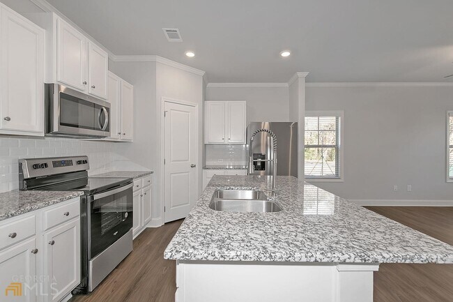 Building Photo - 2089 Pinnacle Way