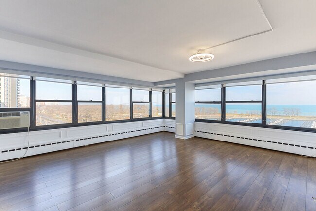 Building Photo - 3410 N Lake Shore Dr