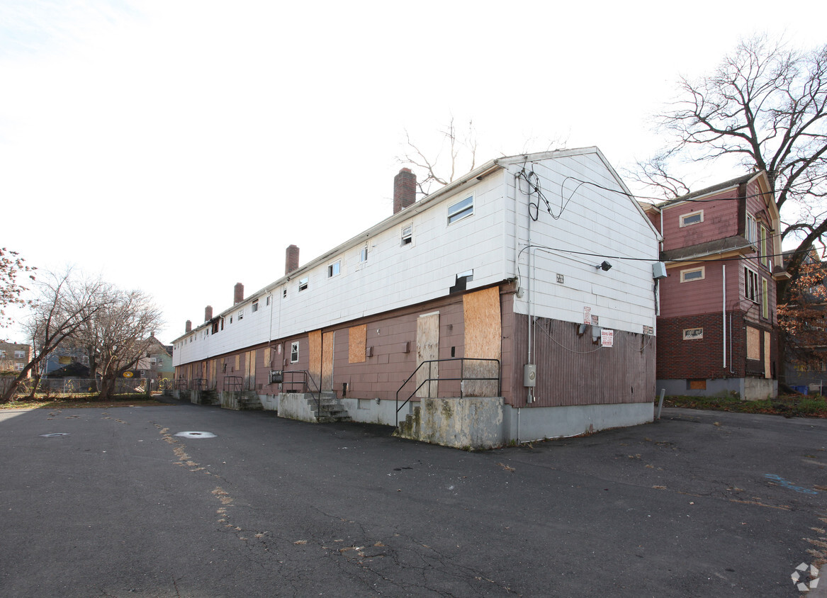 Building Photo - 638-640 Garden St