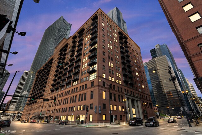 Building Photo - 165 N Canal St