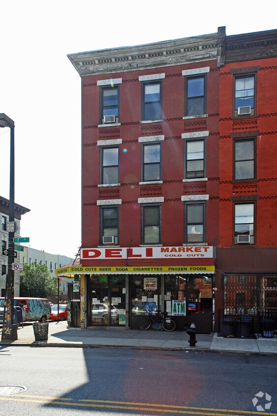 Building Photo - 479 7th Ave