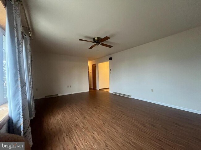 Foto del edificio - 335 Fairmount Ave