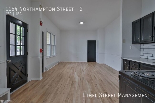 Building Photo - 1154 Northampton St