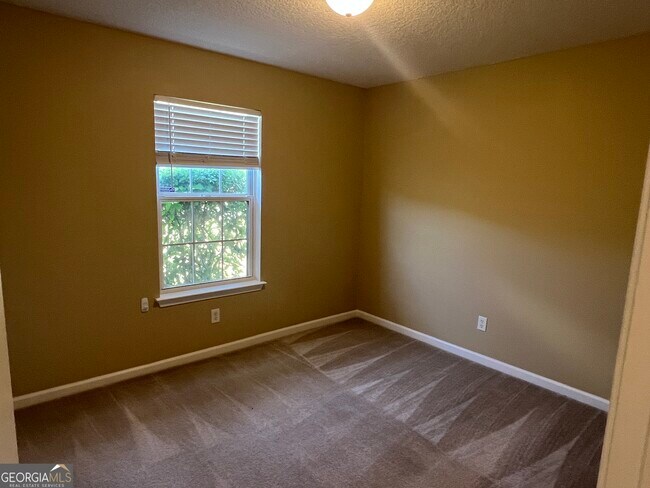 Building Photo - 105 Coconut Ct