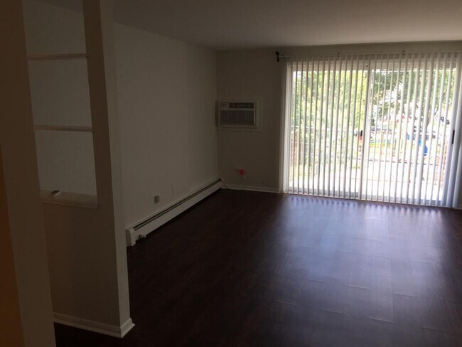 Sala de estar - 1285 Washington St