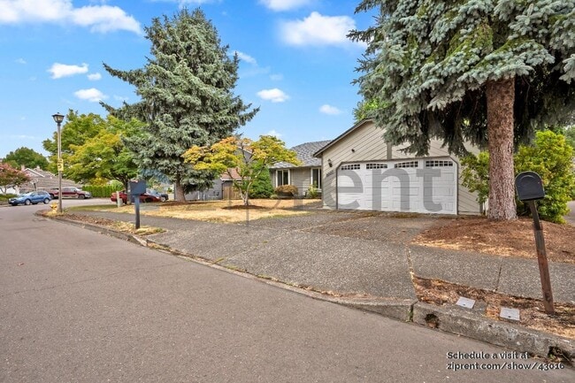Building Photo - 9920 SW Kable St