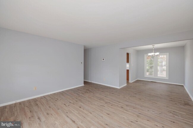 Building Photo - 6003 Sagebrush Pl