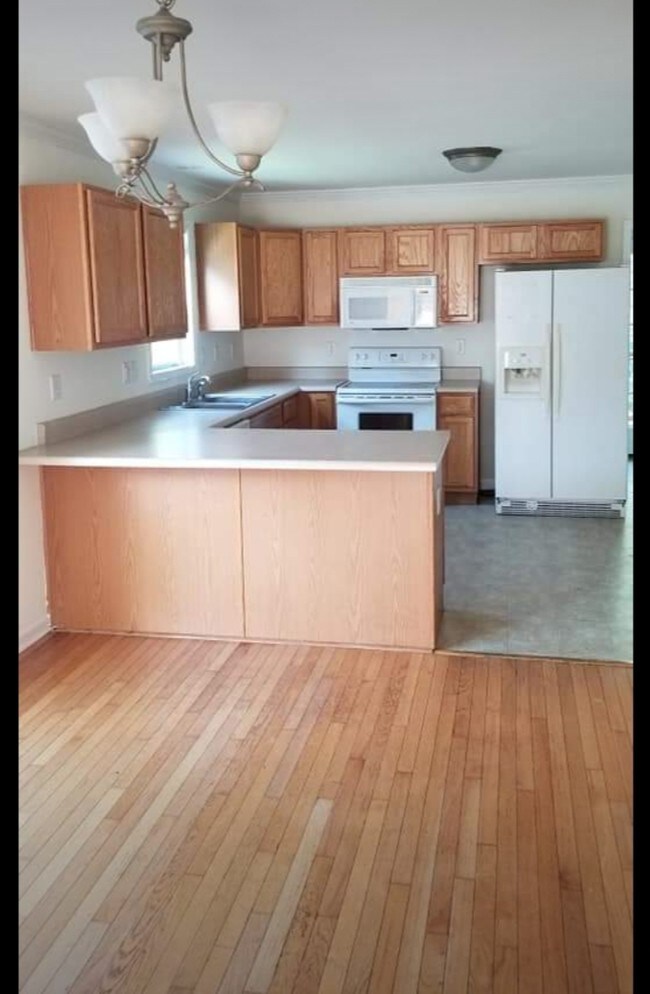 Building Photo - 1505 Theresa Dr
