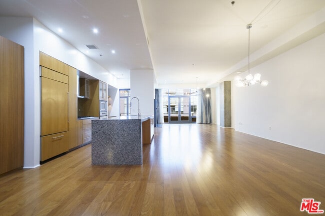 Building Photo - 1111 S Grand Ave