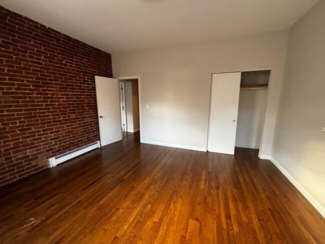 Building Photo - 15 Stearns Rd