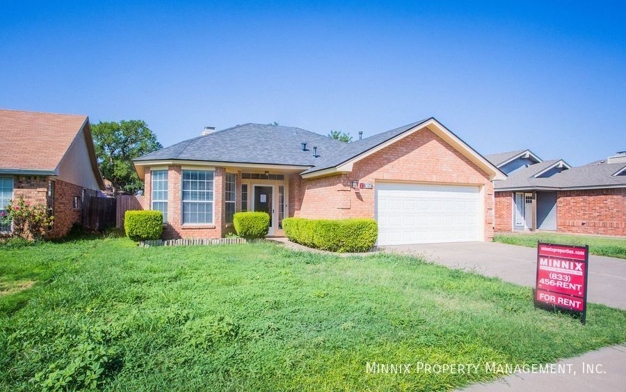 Foto principal - 6125 8th Dr