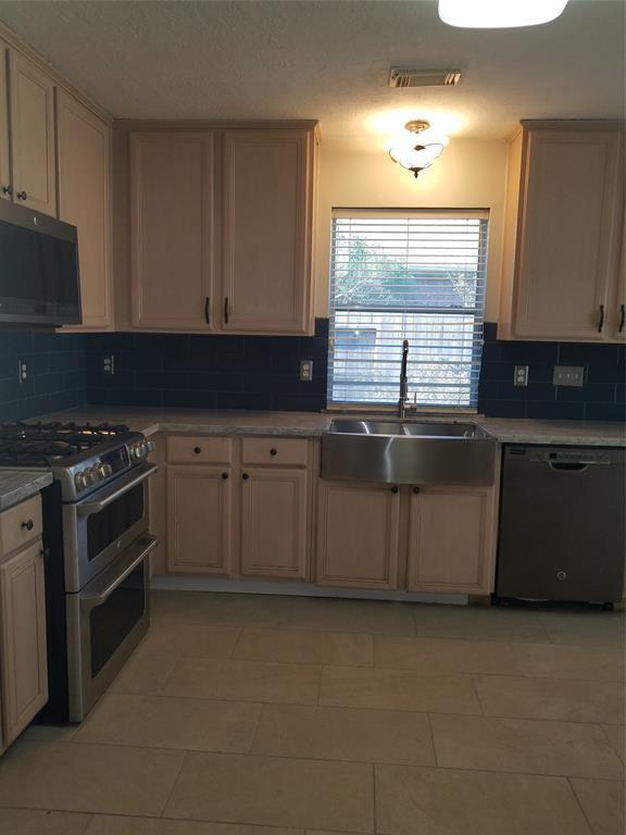 Foto del edificio - 2118 Yacht Harbor Ln