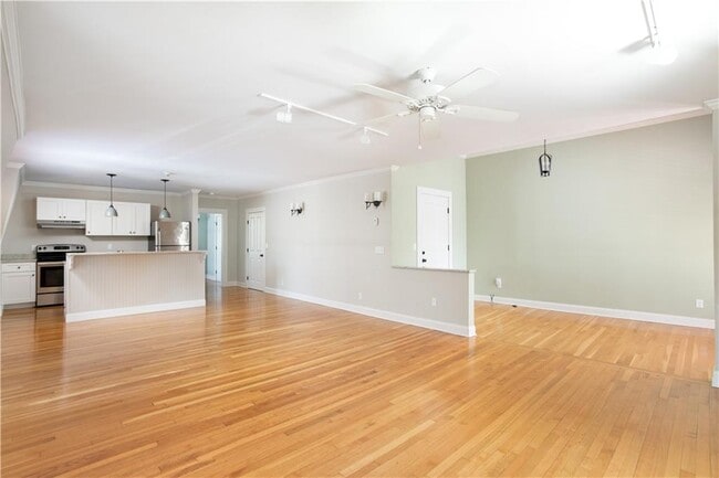 Building Photo - 29 Champlin St