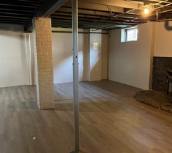 Building Photo - 202 NW Story St