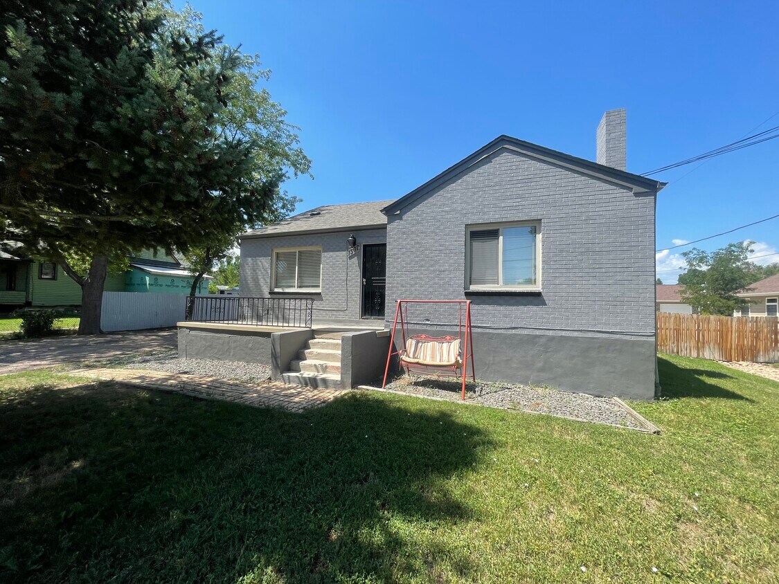 1307 Garrison St, Lakewood, CO 80215 House Rental in Lakewood, CO