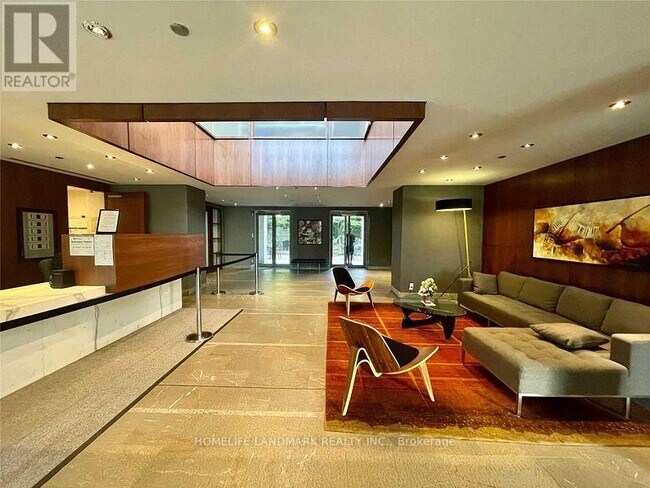 Building Photo - 500 Queens Quay W