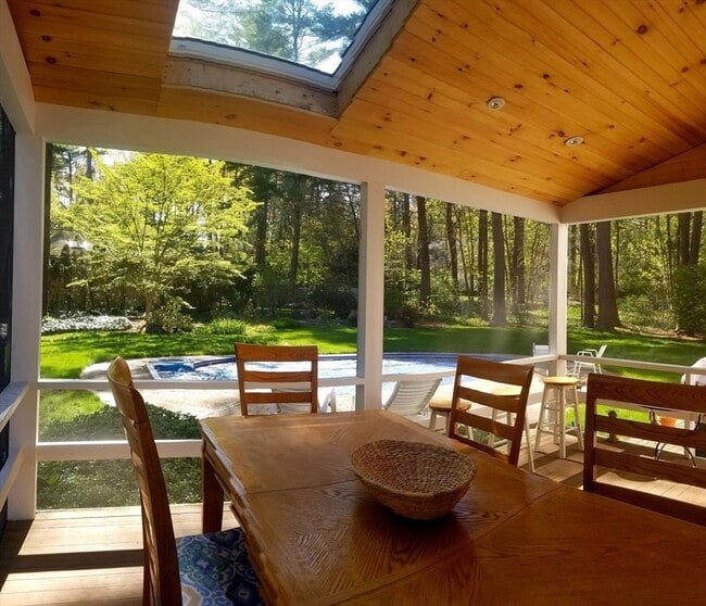 Building Photo - 111 Thunder Rd