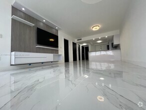Building Photo - 1301 NE Miami Gardens Dr