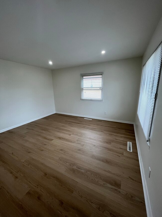 Building Photo - 2091 Penrose Dr