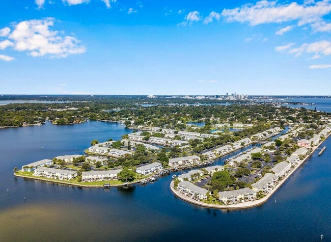 Building Photo - 5245 Coquina Key Dr SE