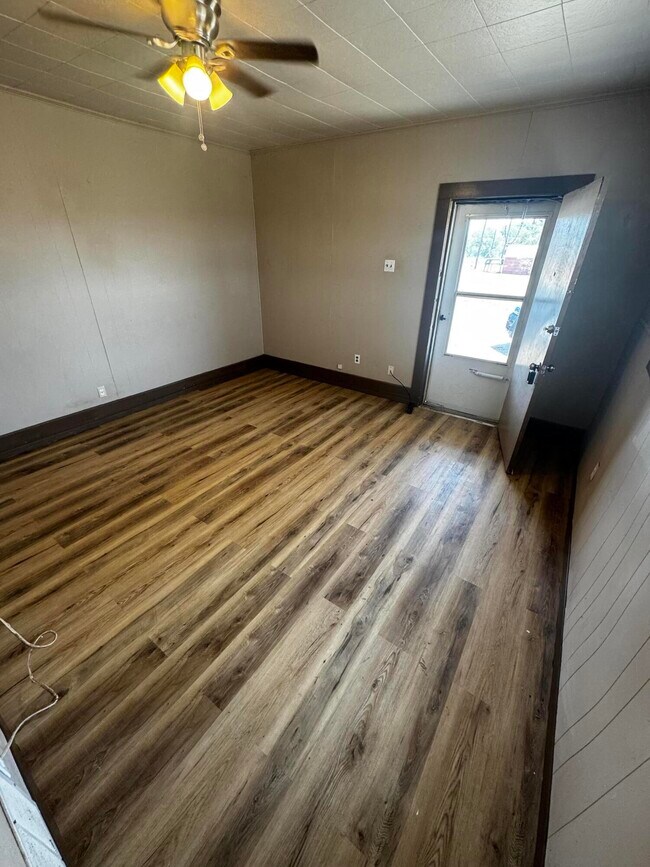 Foto del edificio - 11704 County Rd 6900